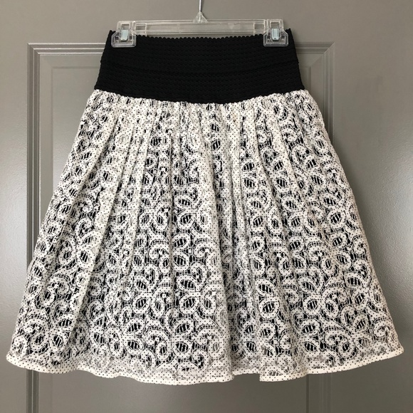 Lace Anthropologie Skirt / Size Small - Picture 1 of 4